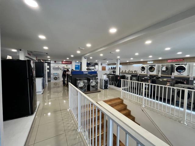 2 unit - Shop at Ungku Tun Aminah - Face Main Road 1