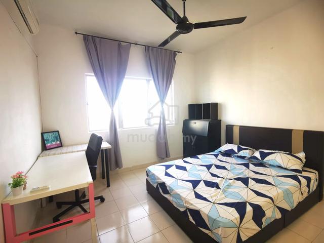 FREE 1 MONTH Male female Couple Master Room Suriamas Pyramid Geo BRT 1