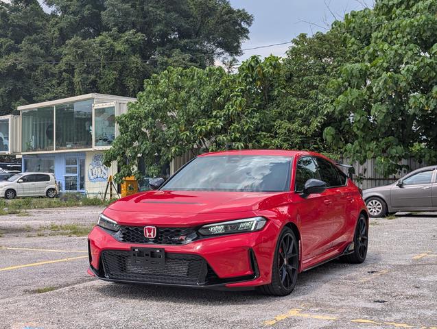 RED 2025 HONDA CIViC 2.0 TYPE R FL5 TYPE-R - 3