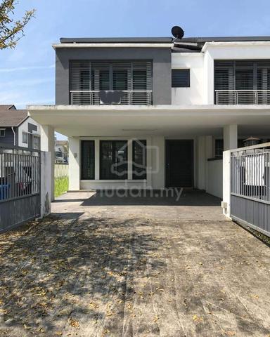 End Lot, 2 storey Alam Impian (Aquina), Renovated 1