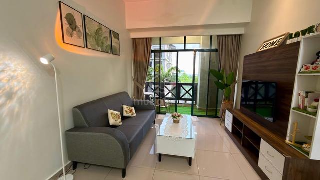 Costa Mahkota 1