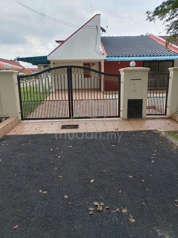 Single Storey semi - D Subang jaya 1