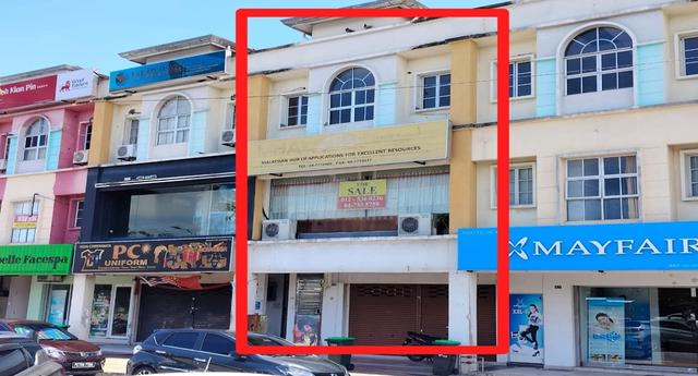 3-Storey Shoplot - 68 Kompleks Perniagaan Sultan Abdul Hamid 1