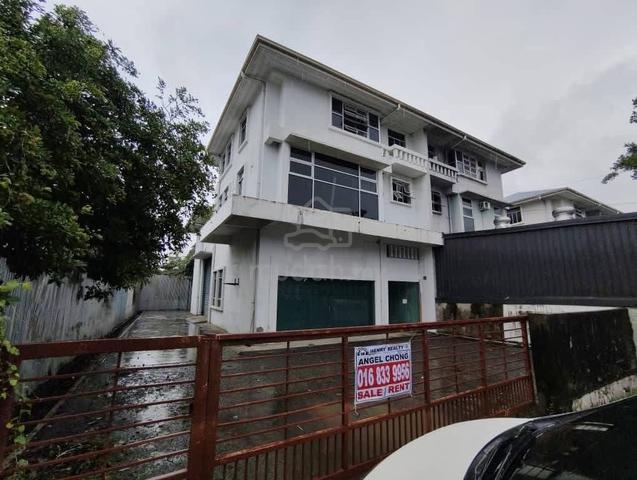 Kolombong Warehouse For Rent / Jalan Makat 1