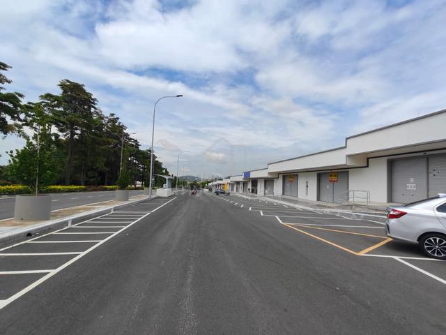 Ground floor facing main road nada alam pajam nilai 1