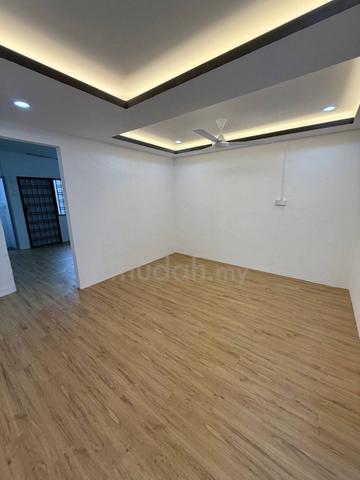Ulu Tiram, Bukit Jaya, Puteri Wangsa, 2 Tingkat 3Bilik Tidur Full Loan 4
