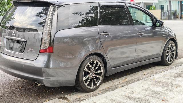 2003 Mitsubishi GRANDIS 2.4 (A) - 2