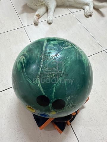 12Lb bowling ball - photo 3 of 3