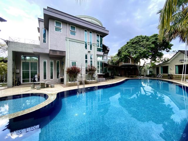 2.5 Storey Bungalow with Pool, Gym & Guest House, Kemensah Heights 1