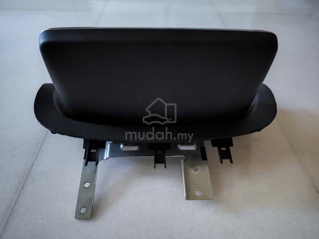 Mazda 3 LCD screen (Used) - photo 2 of 5
