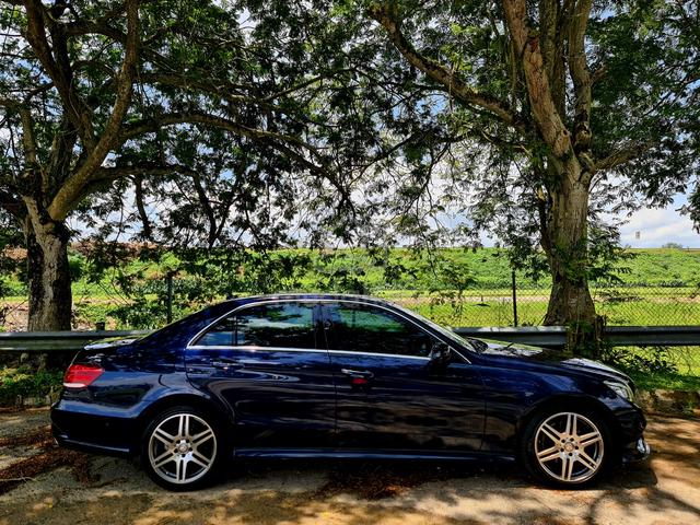 Mercedes Benz E250 2.0 AMG 360Camera SemiLeather - 4