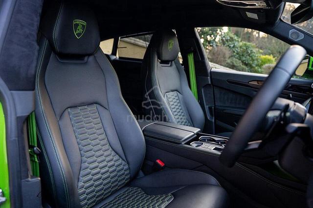 2022 Lamborghini URUS 4.0 (A) - 3