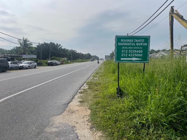 [For Sale][Hot Location] Tanah Mukim Lekir Seri Manjung 3.8 Ekar 1