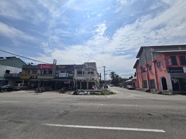 Batu Gajah Town Facing Main Road Double Storey Shop for Rent 1