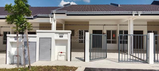 Single Storey Terrace @ Taman Iringan Bayu Precint 11 / Seremban 1