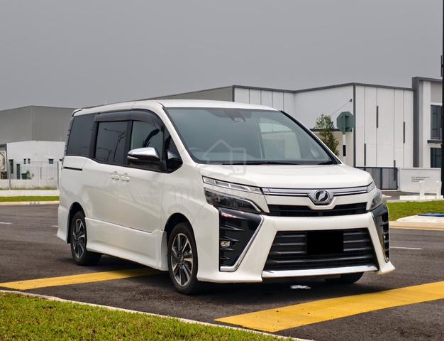 2018 Toyota VOXY 2.0 ZS KIRAMEKI P/Door MPV F/Loan - 1