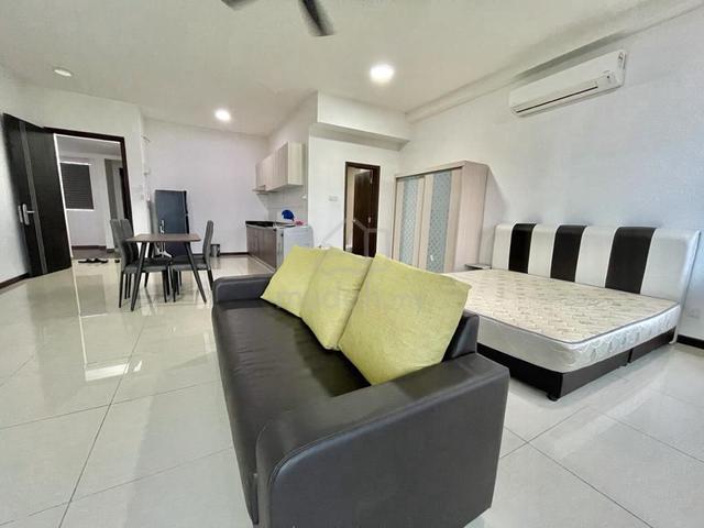 Molek Regency 1