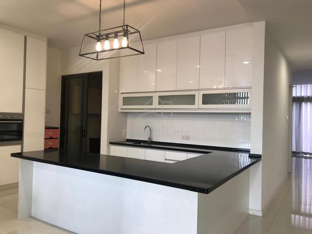 3 storey landed house (BELOW MARKET PRICE), Lake fields 1