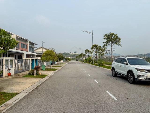 FACING OPEN! Double Storey Serenia Arina Serenia City, Sepang 1