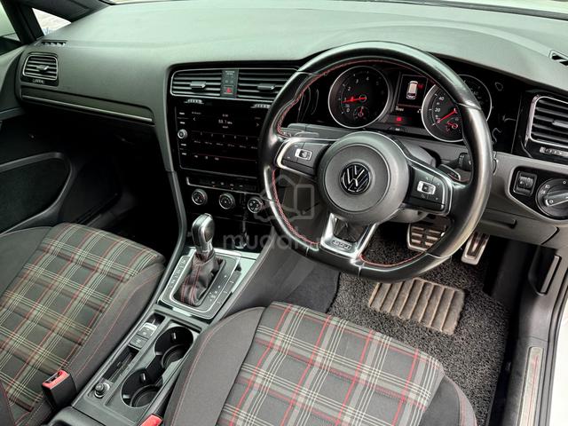 2017 Volkswagen GOLF 2.0 GTi (A) - 4