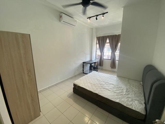 Master Bedroom With Private Bathroom [ Kepong Fortune Avenue Near MRT] 1