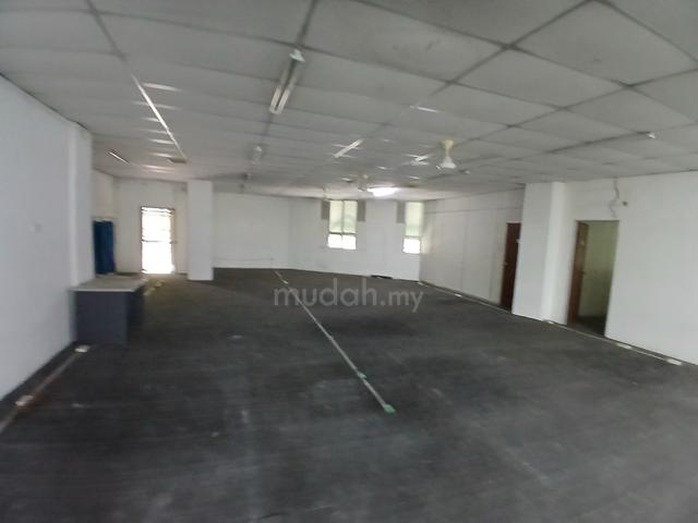 FACING MAINLOAD KULIM AREA Shoplot Upstairs CONER For Rent 1