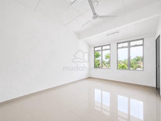 PALING MURAH - FACING OPEN & RENOVATED 2-Storey Terrace Seksyen 10 1