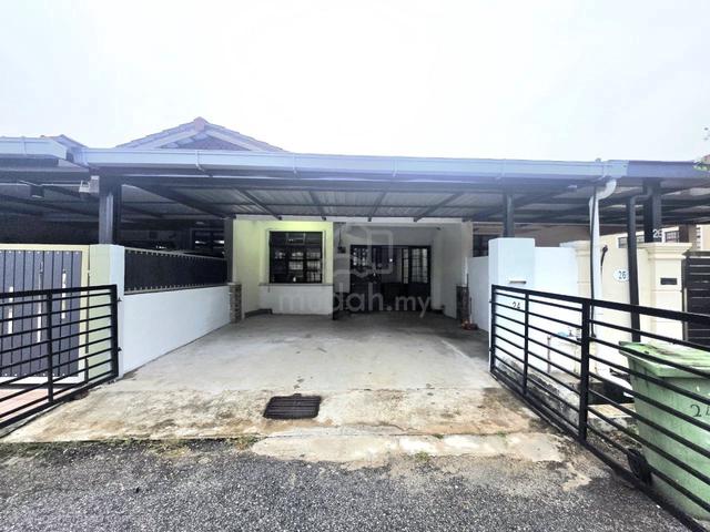 Teres Setingkat Indera Mahkota 15, Kuantan 1