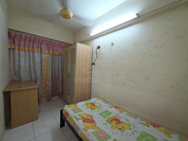 Single Room to Let at Pelangi Damasara Flat 1