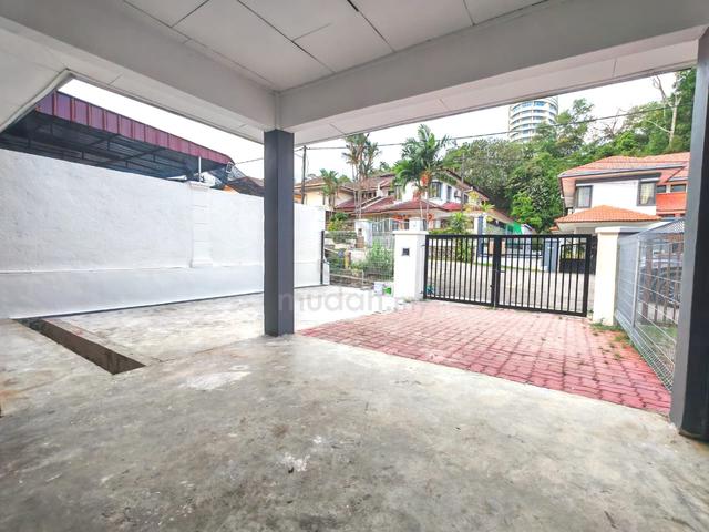 1.5 Storey Jalan Bayu Seri Alam (walk distance lotus)3 Rooms) 1