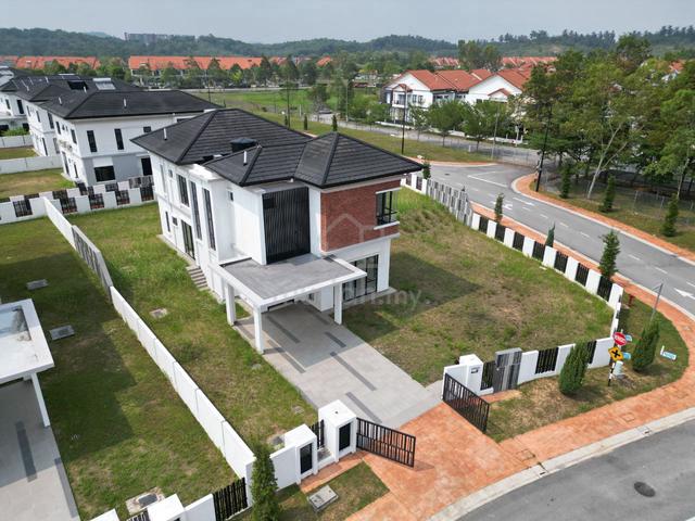 CORNER LOT Near Highway 2 Storey Bungalow House Alam Sari Bangi 1