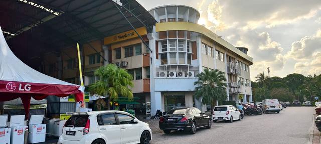 SHOP FOR RENT ‼️ Ground Floor Shop Permas Jaya, Near Maybank. 1