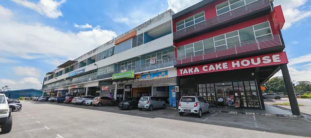 RH PARK 3 STOREY COMMERCIAL SHOPLOT FOR SALE At 10TH MILE KUCHING 1