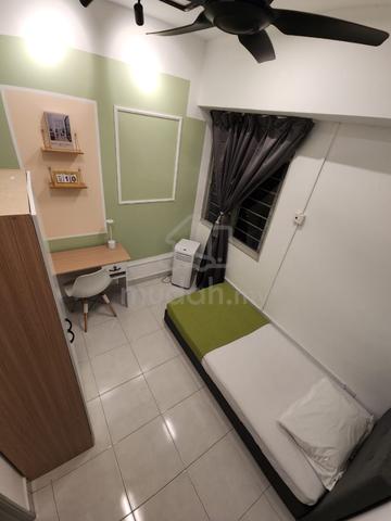 Direct Shopping Mall Access | Direct Access to LRT | Female Unit 1