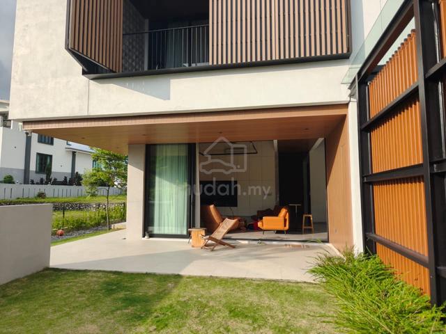 3 Storey Modern Design Bungalow 1