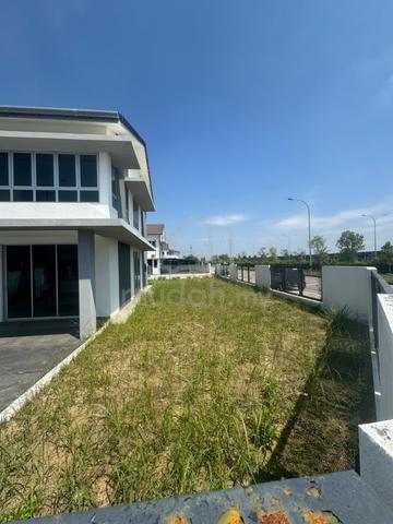Corner Bukit Raja Double Storey House For Sale 1