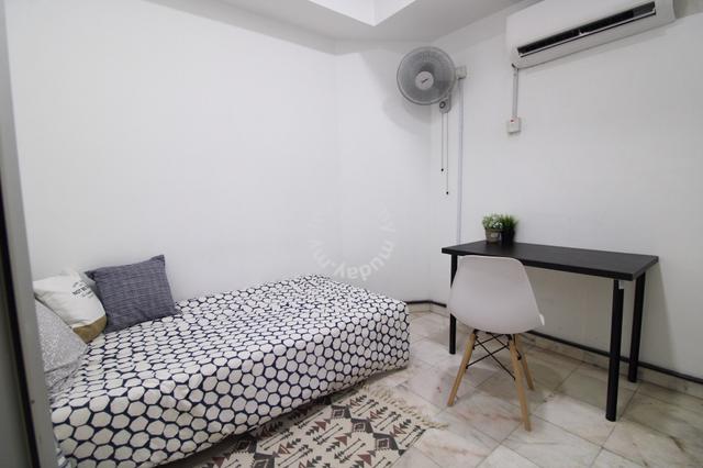 1 Min Walk To Sunway Putra Mall Pwtc Lrt Ktm Room For Rent In Kl City Kuala Lumpur