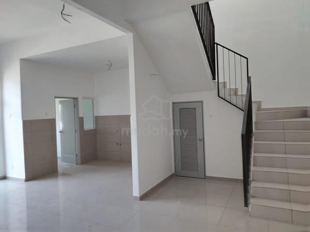 La Casa Lunas Double Storey House For Sale 1