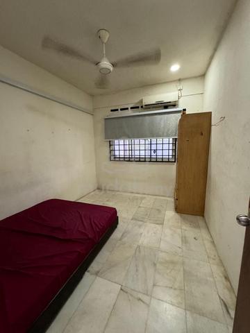 Land house room to rent/ Larkin area/ have bus stop/ 9min to ciq kasam 1