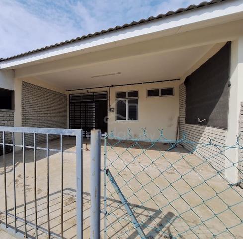 Inderapura Jaya, single storey terrace house for sale. Good condition. 1
