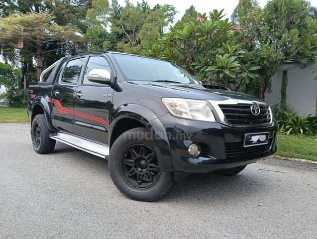 2013 TOYOTA Hilux 2.5 AT D/Cab - 1