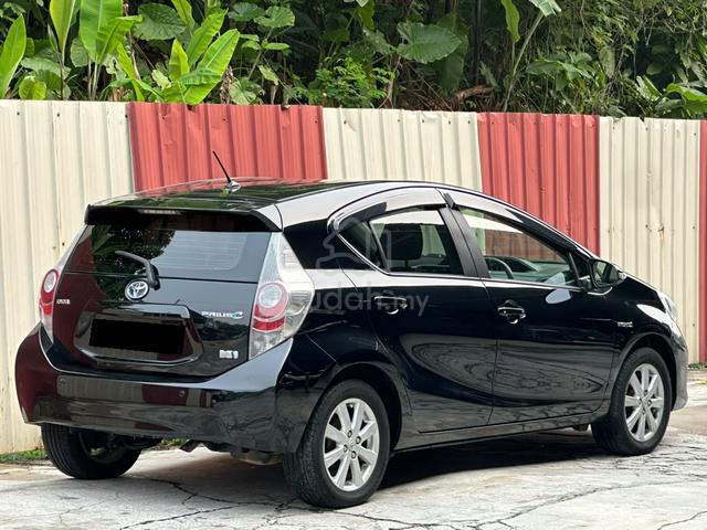 2013 Toyota PRIUS C 1.5 (HYBRID) NHP10R (A) - 3