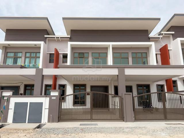 Full Loan 4Bedroom Freehold Double Storey 22x70ft Merlimau Mutiara AMJ 1