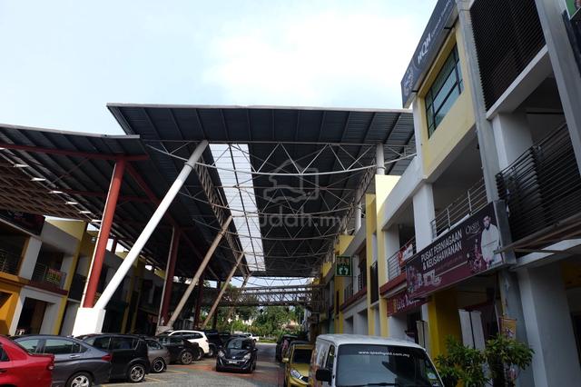 Seri Kembangan Taman Pinggiran Putra Putra Walk 2 Storey Shop 1