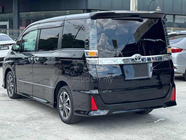 2021 Toyota VOXY 2.0 ZS KIRAMEKI III 2PD 7STR 38K - 2