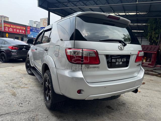 Toyota FORTUNER 2.5 G FACELIFT (A) Diesel Turbo - 2