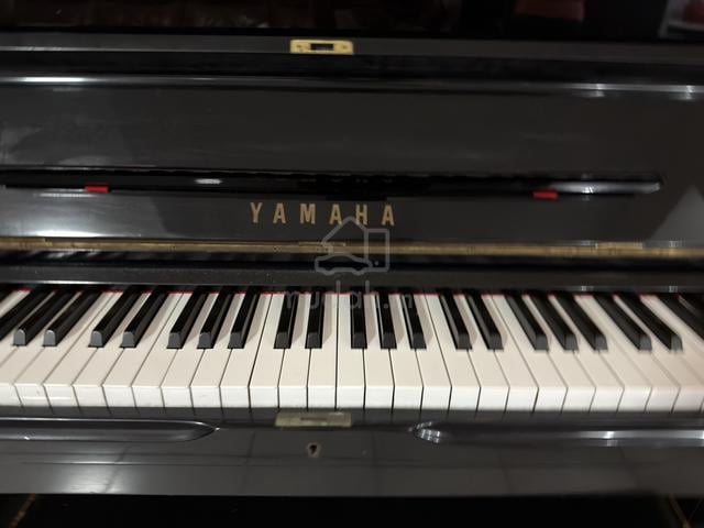 Used Yamaha Piano - photo 3 of 3