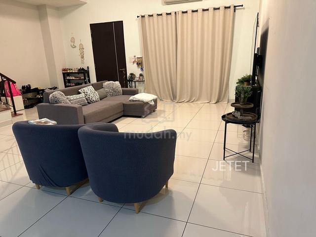 Partial Furnish Double Storey House Bayuemas nr LRT Parklands 1