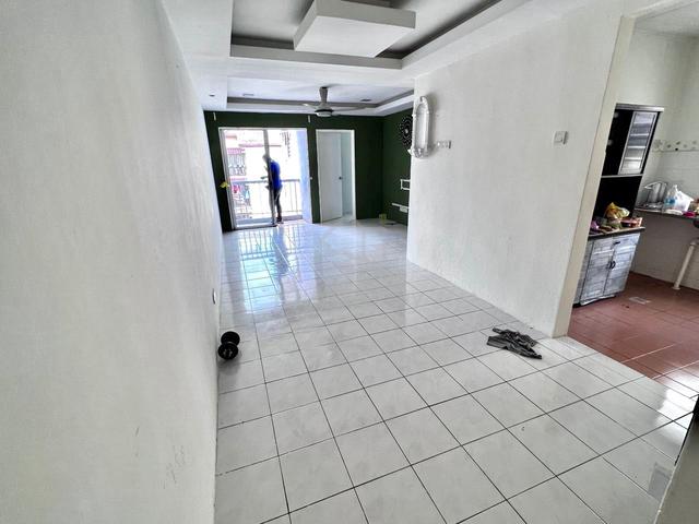 Sri Ehsan Apartment 1