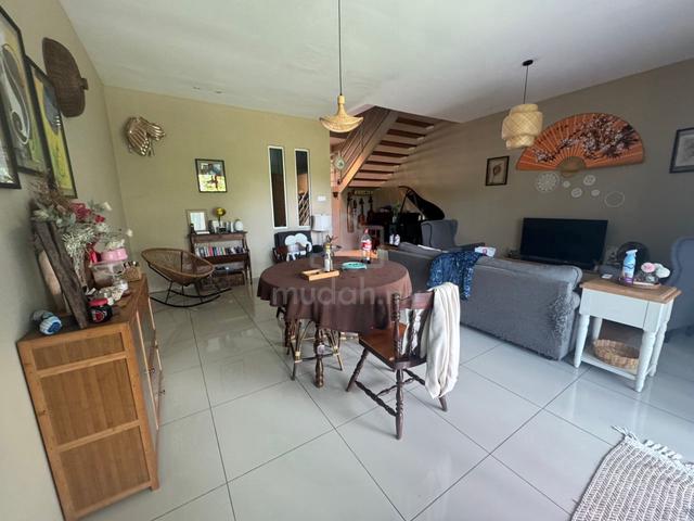 Academia Lane 3 Storey Townhouse for Sale 1
